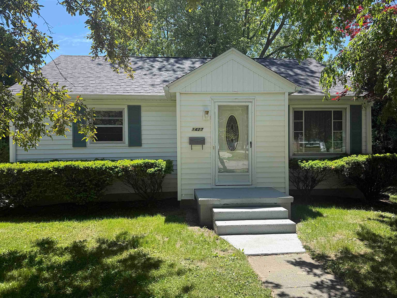 1427 W King St, image 3
