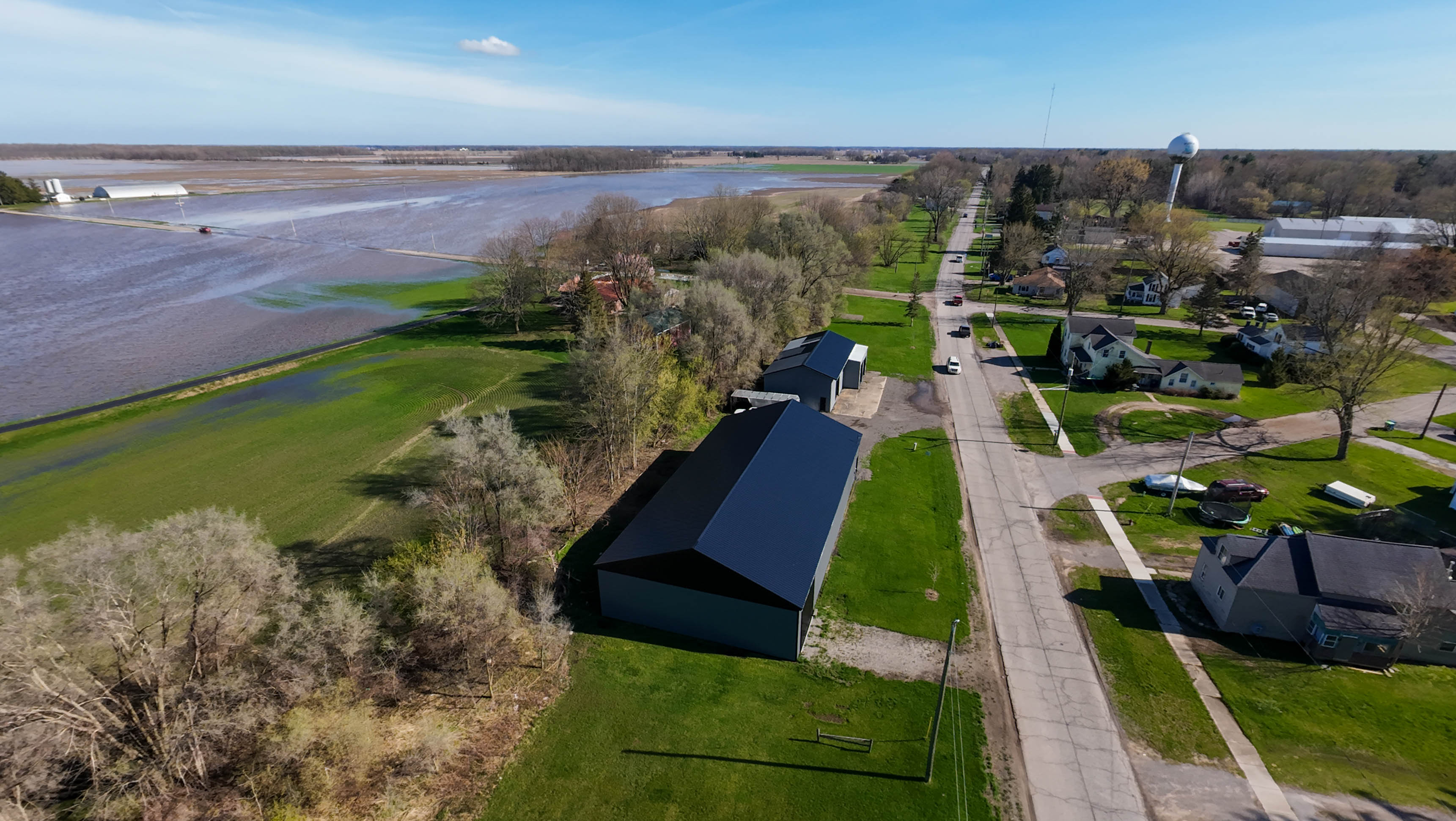 653 Chesaning St. — image 10