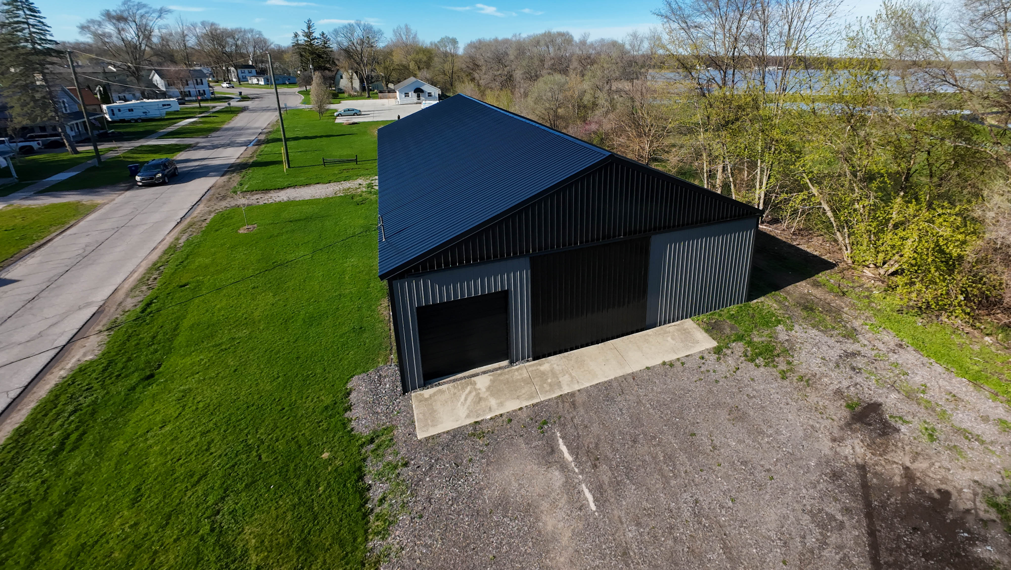 653 Chesaning St. — image 4