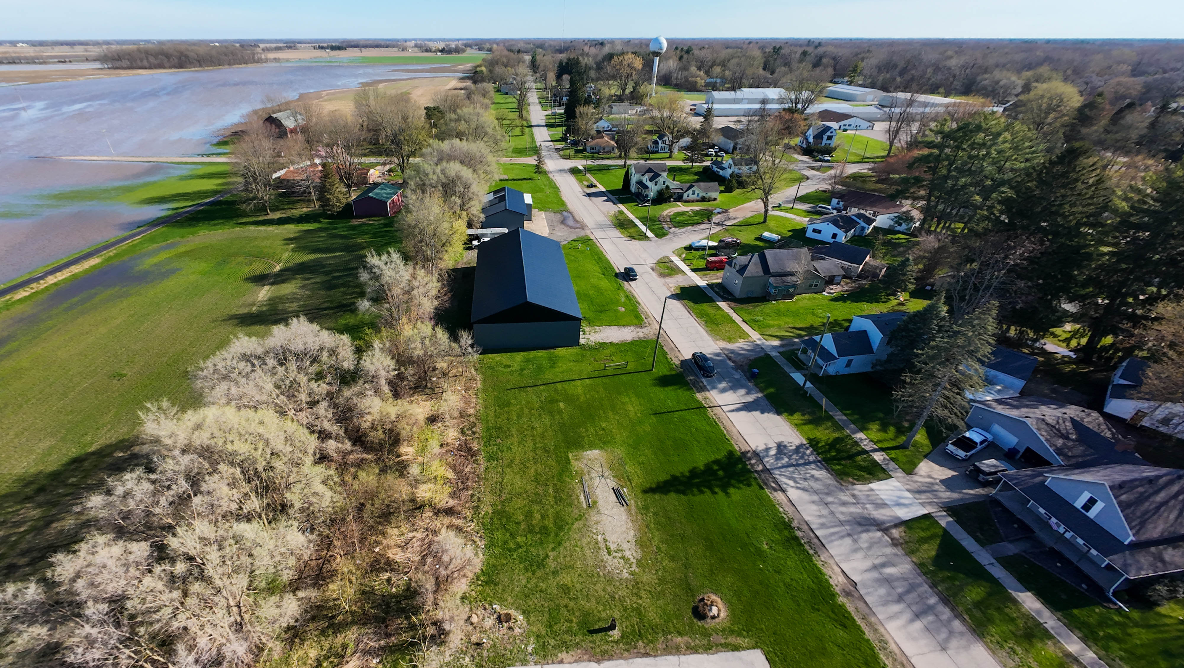 653 Chesaning St. — image 14