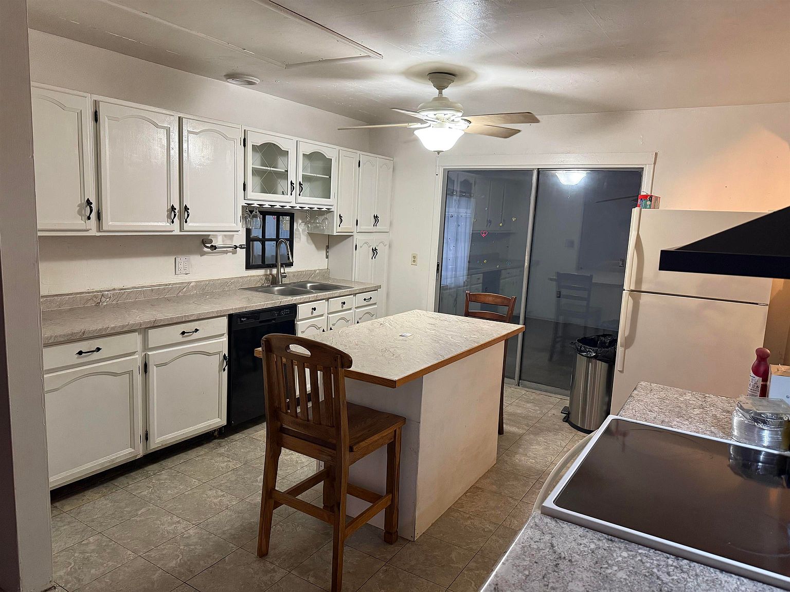 704 Isham St — image 3