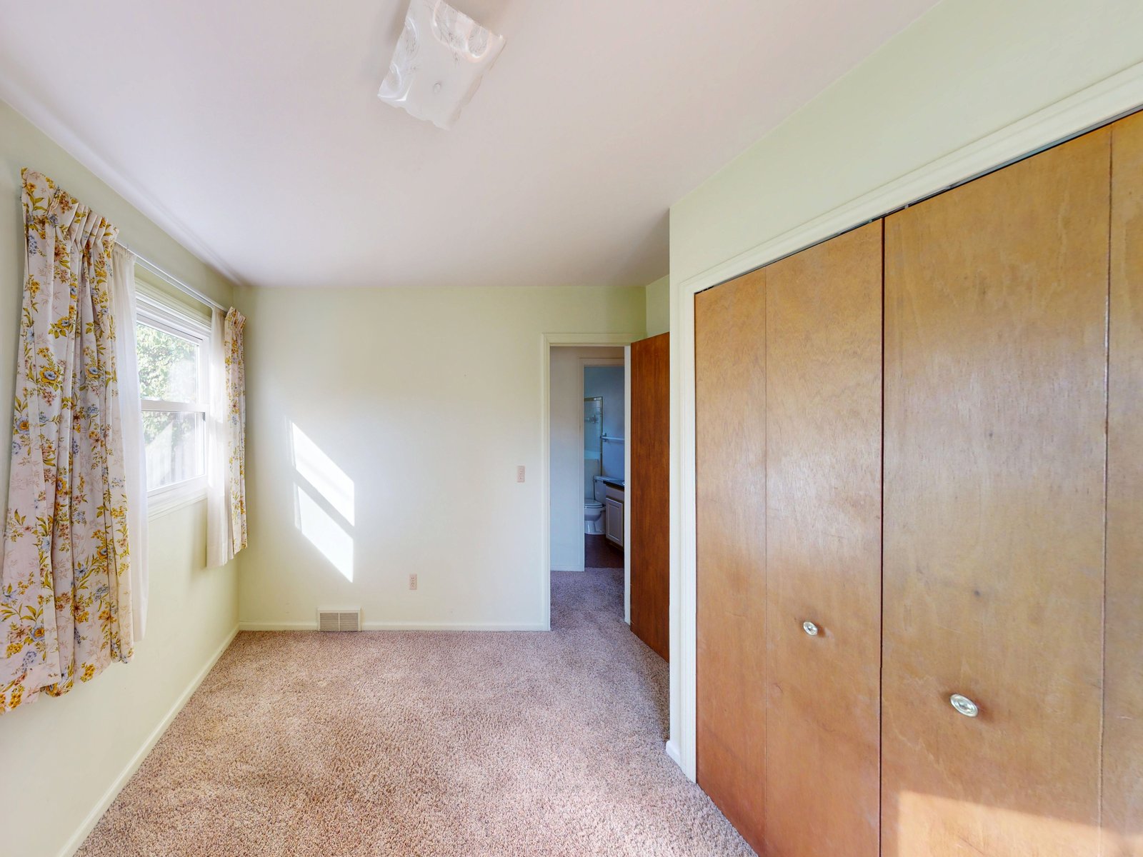 809 Stevens Dr — image 2